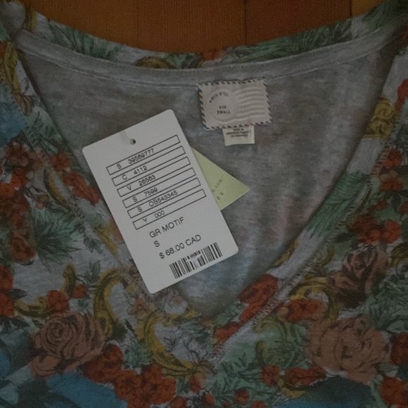 Anthropologie, Postmark V-neck tee - Picture 3 of 3